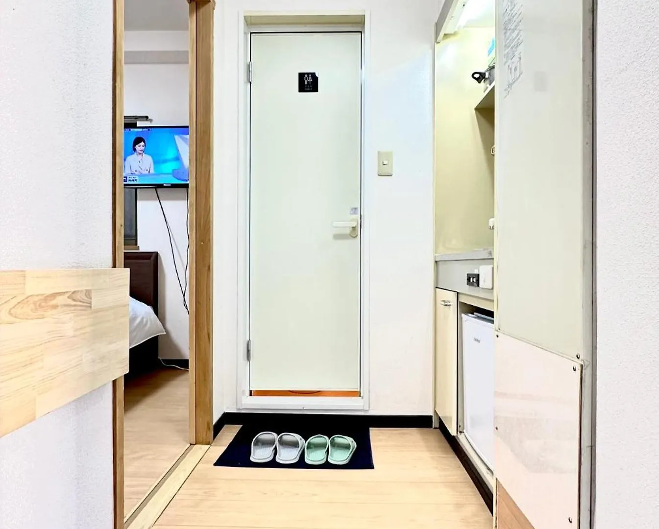 101号室花園町駅と萩之茶屋駅各徒歩2分ベット2台専用バスルーム付きな格安民泊 Apartment Osaka