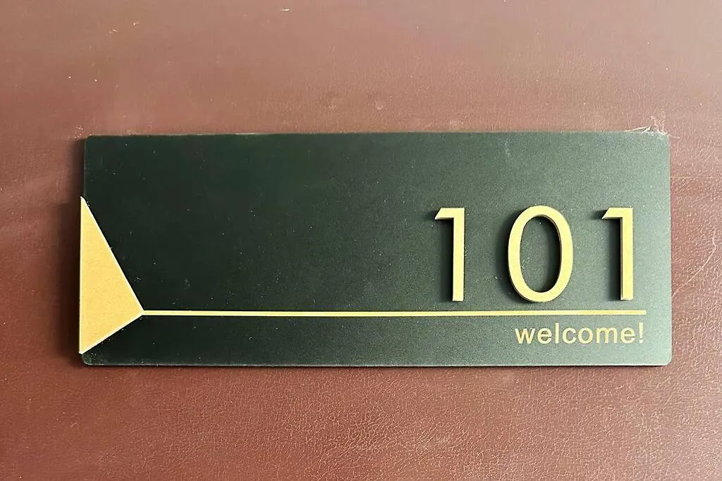 Apartament 101号室花園町駅と萩之茶屋駅各徒歩2分ベット2台専用バスルーム付きな格安民泊 Osaka